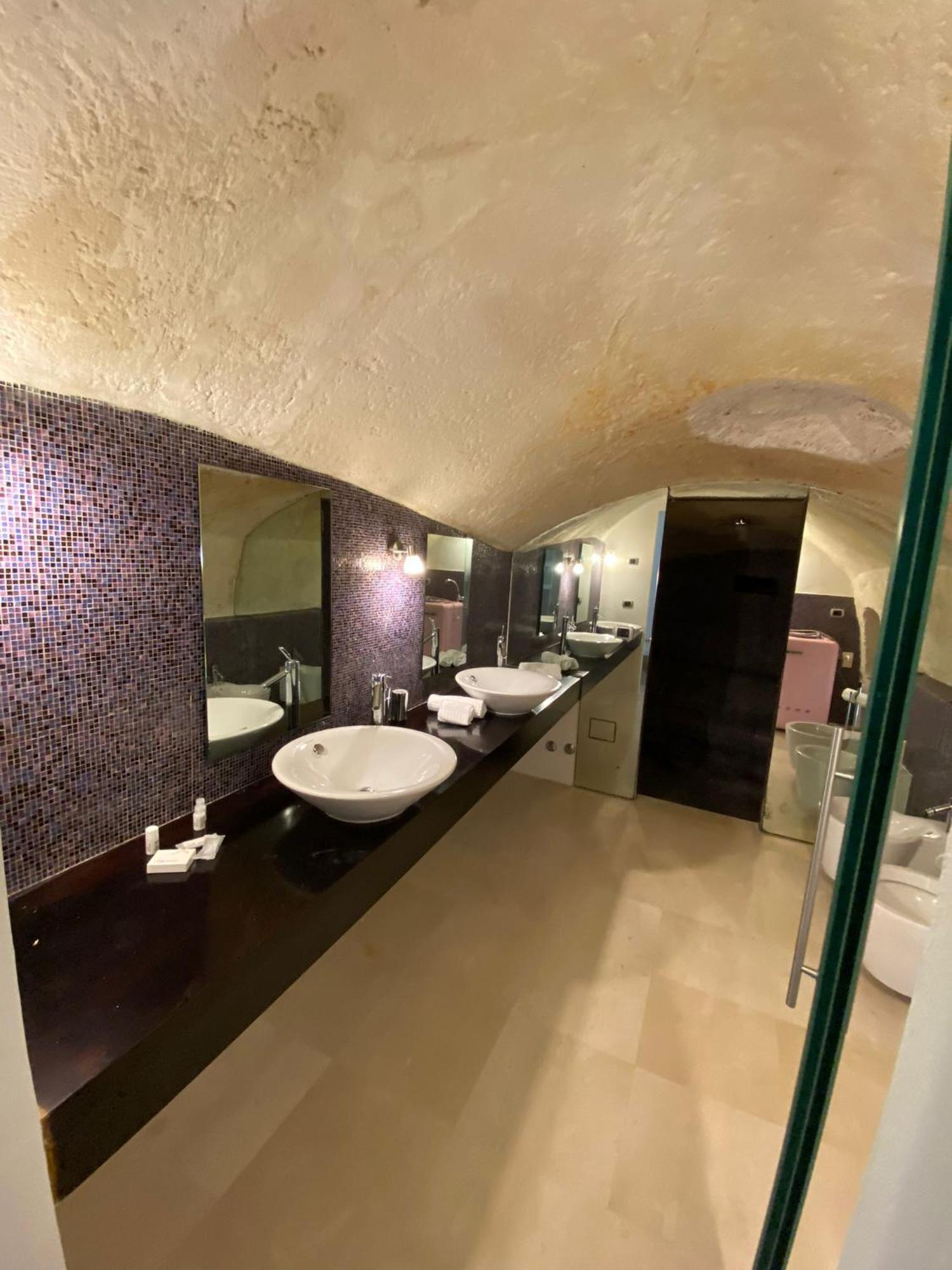 Residence Le Vie Del Mosto Matera Bagian luar foto