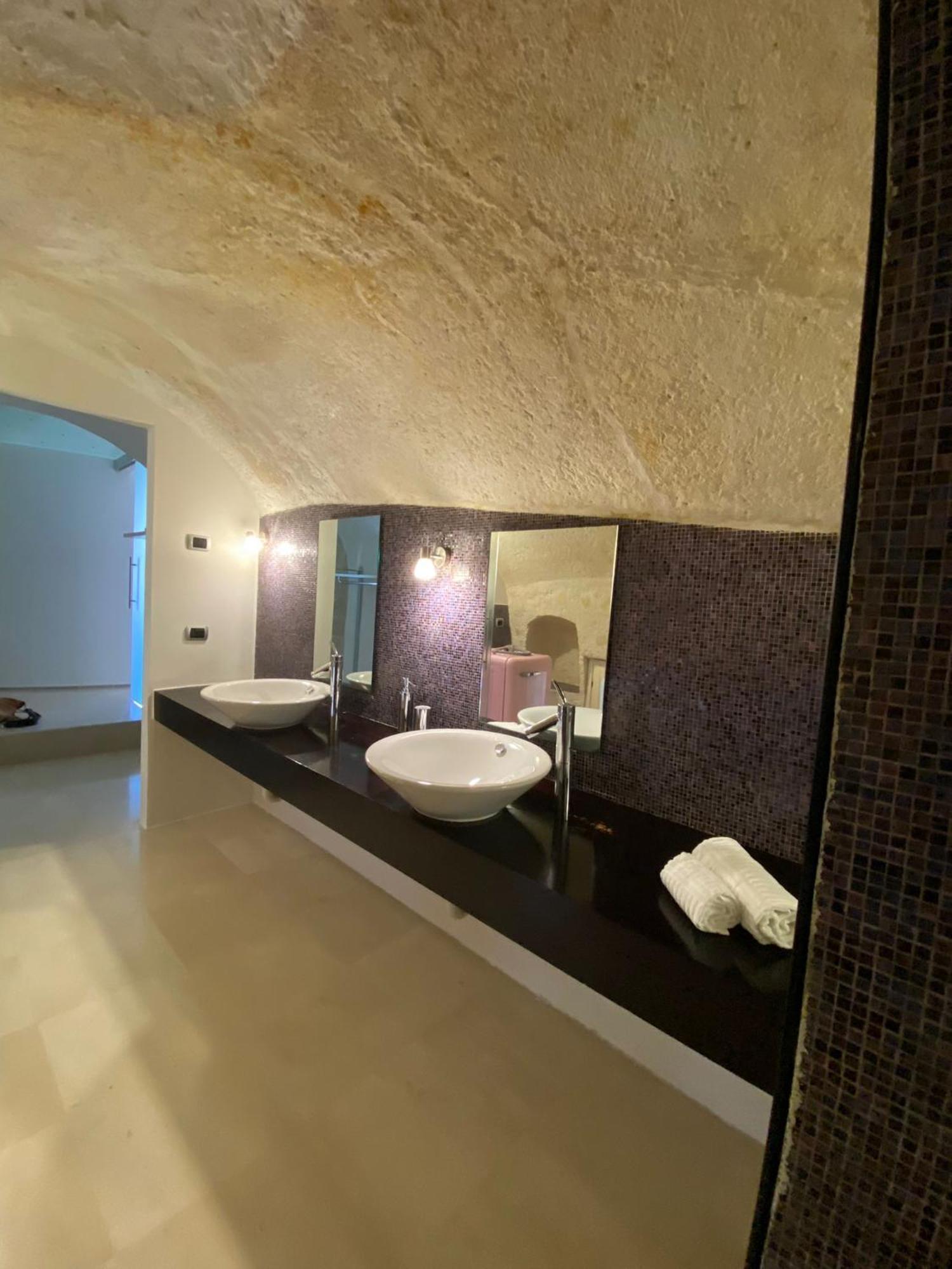 Residence Le Vie Del Mosto Matera Bagian luar foto